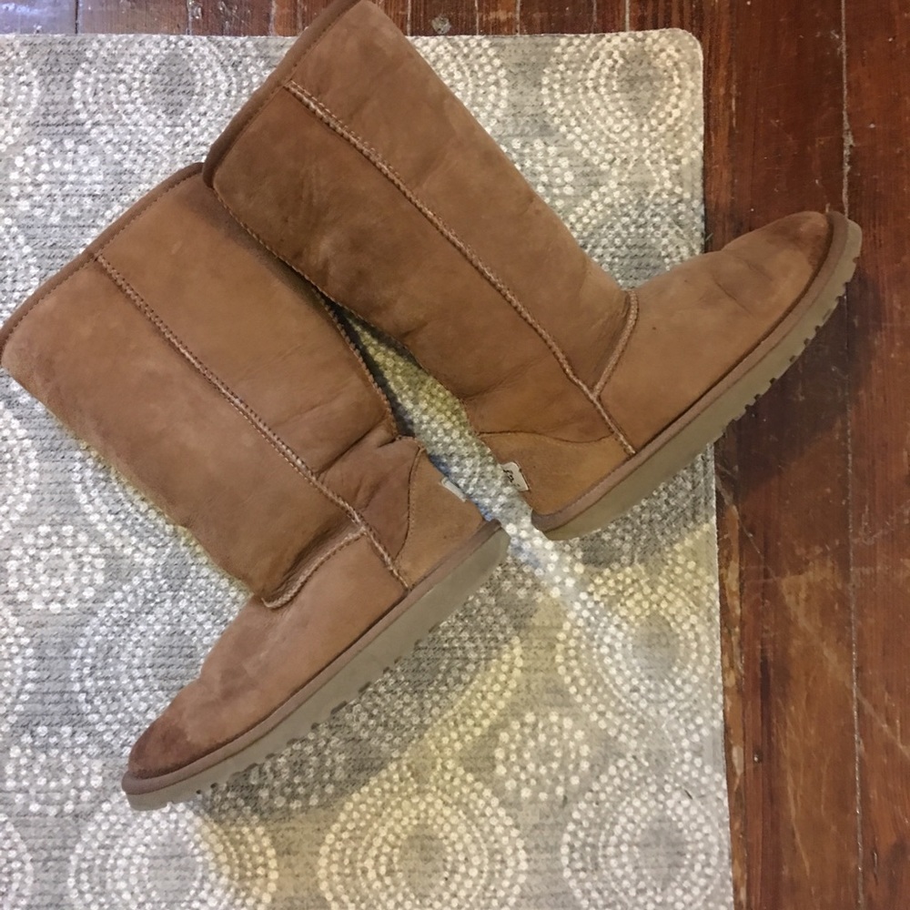 Uggs - image 2